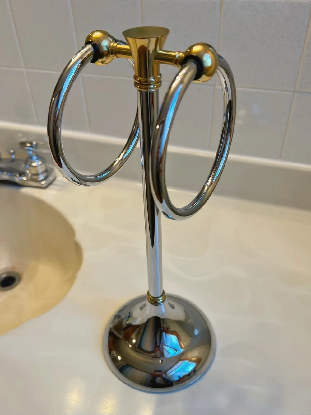 Vintage 2 Ring Countertop Towel Holder
